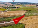 İSTANBUL SİLİVRİ BEKİRLİ'DE 1.919 m² YOL CEPHELİ/ ETRAFI TEL ÇİT İLE ÇEVRİLİ